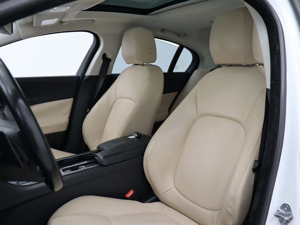 2017 Jaguar XE 25t Premium