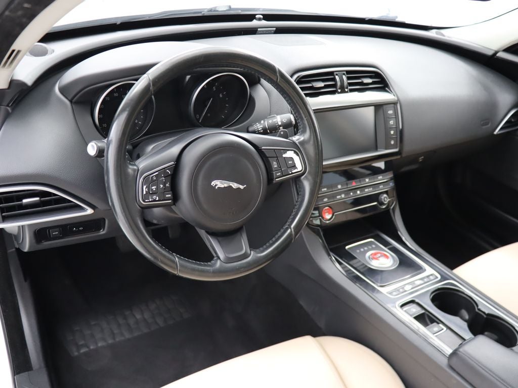 2017 Jaguar XE 25t Premium