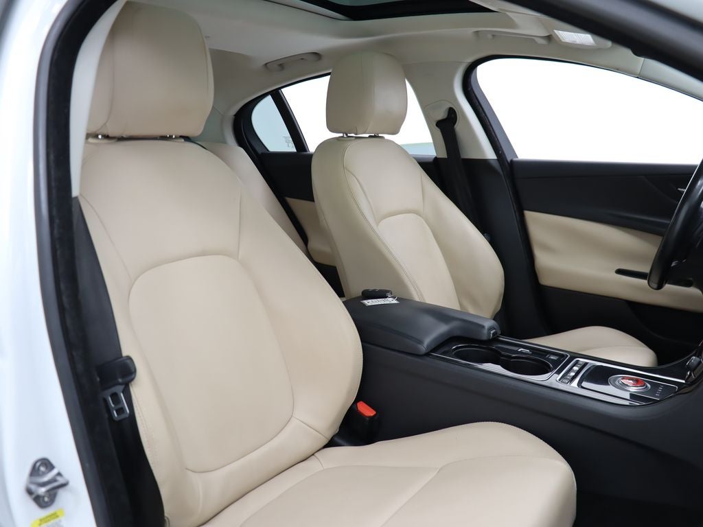 2017 Jaguar XE 25t Premium