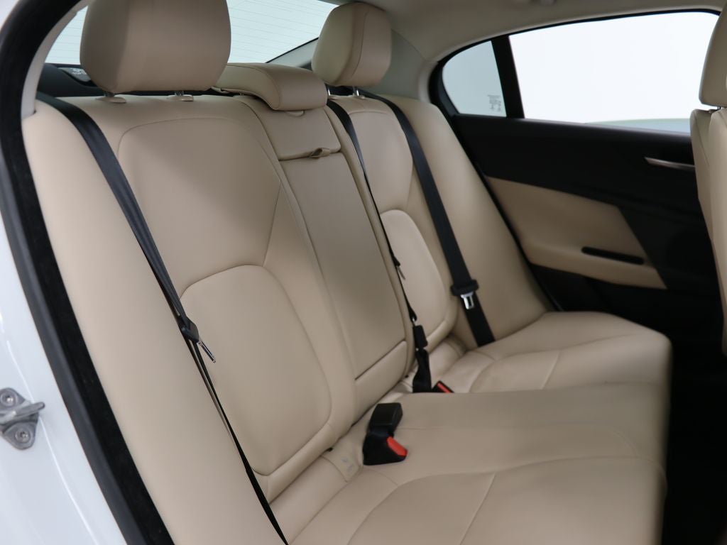 2017 Jaguar XE 25t Premium