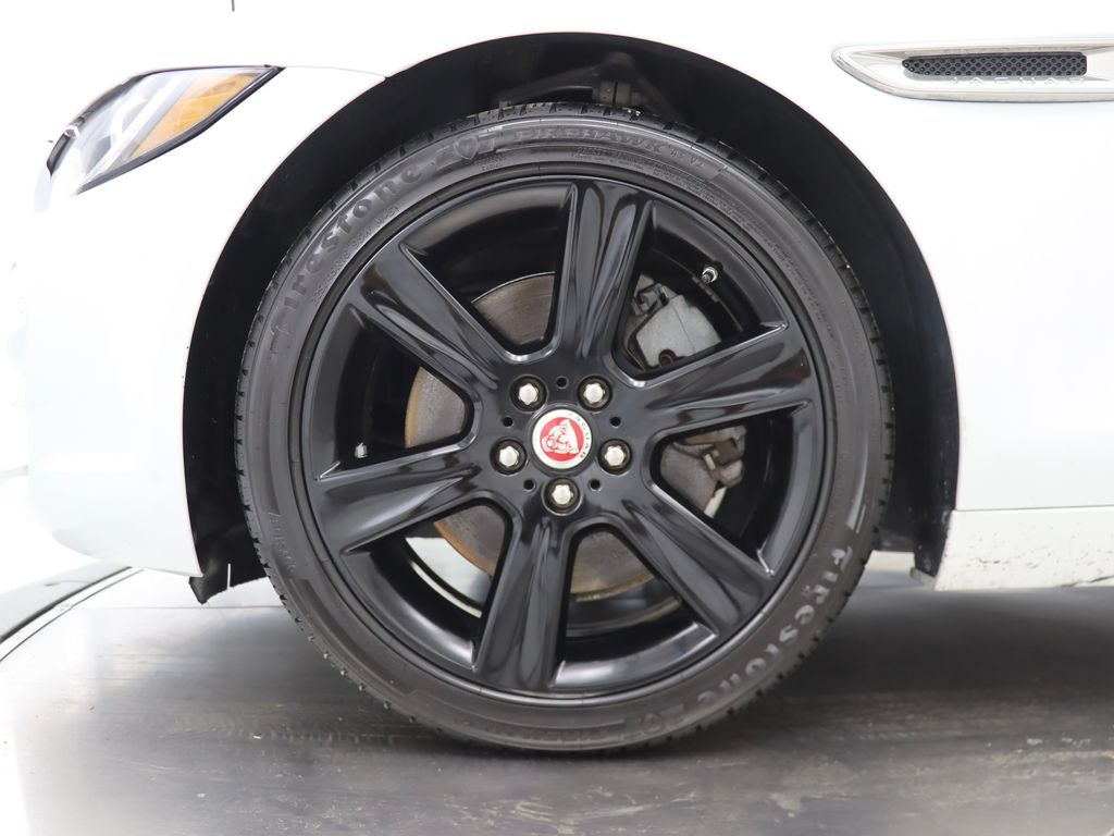 2017 Jaguar XE 25t Premium