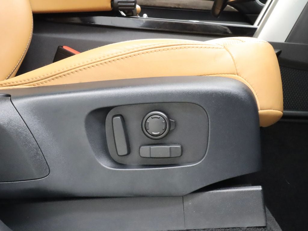 2019 Land Rover Discovery HSE 4WD Navigation