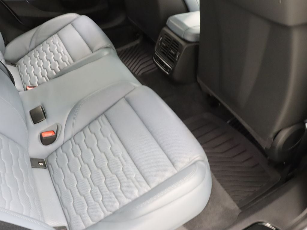 2022 Audi e-tron GT Prestige - Photo 38