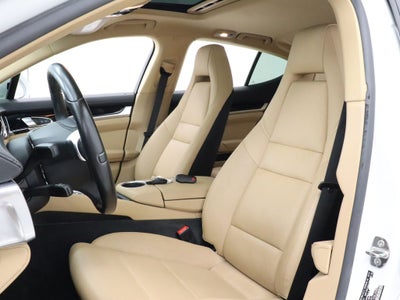2016 Porsche Panamera 4 Navigation
