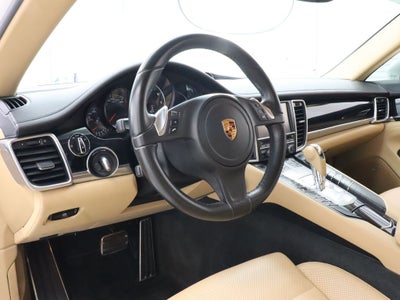 2016 Porsche Panamera 4 Navigation