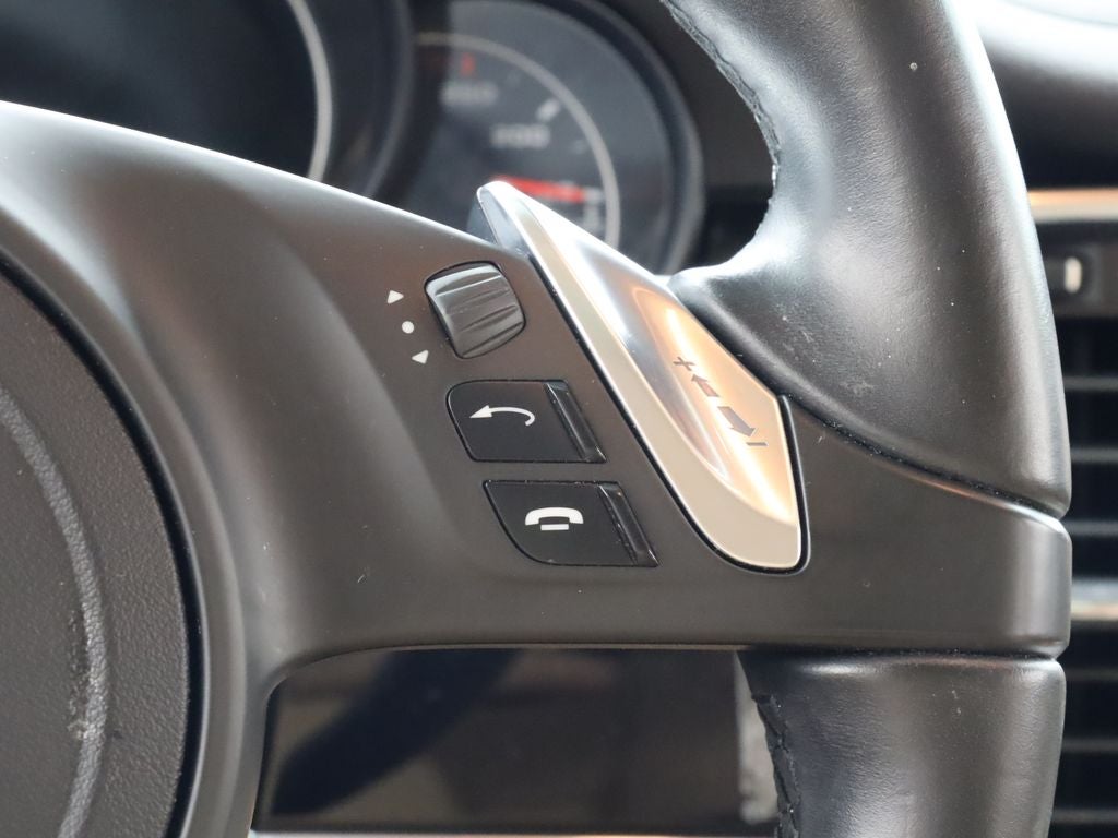 2016 Porsche Panamera 4 Navigation
