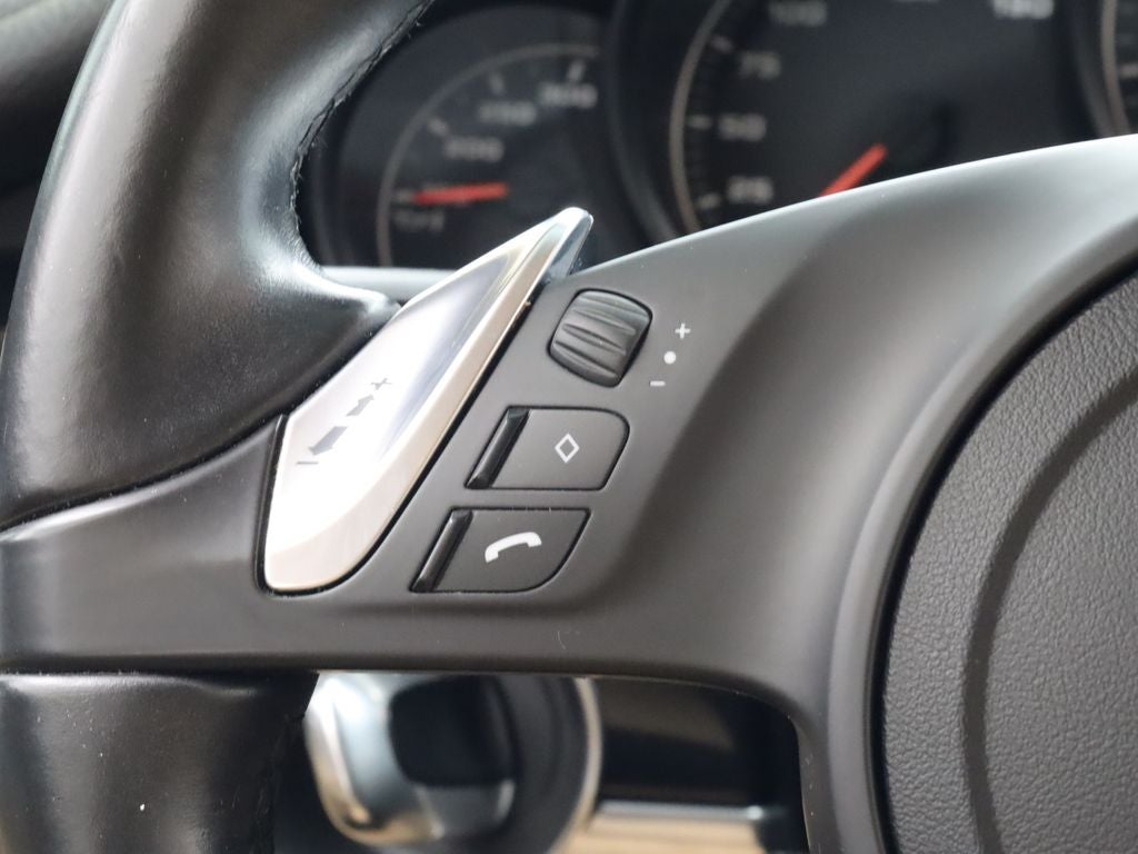 2016 Porsche Panamera 4 Navigation