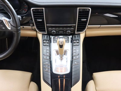 2016 Porsche Panamera 4 Navigation