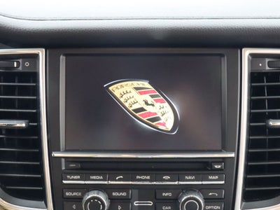 2016 Porsche Panamera 4 Navigation