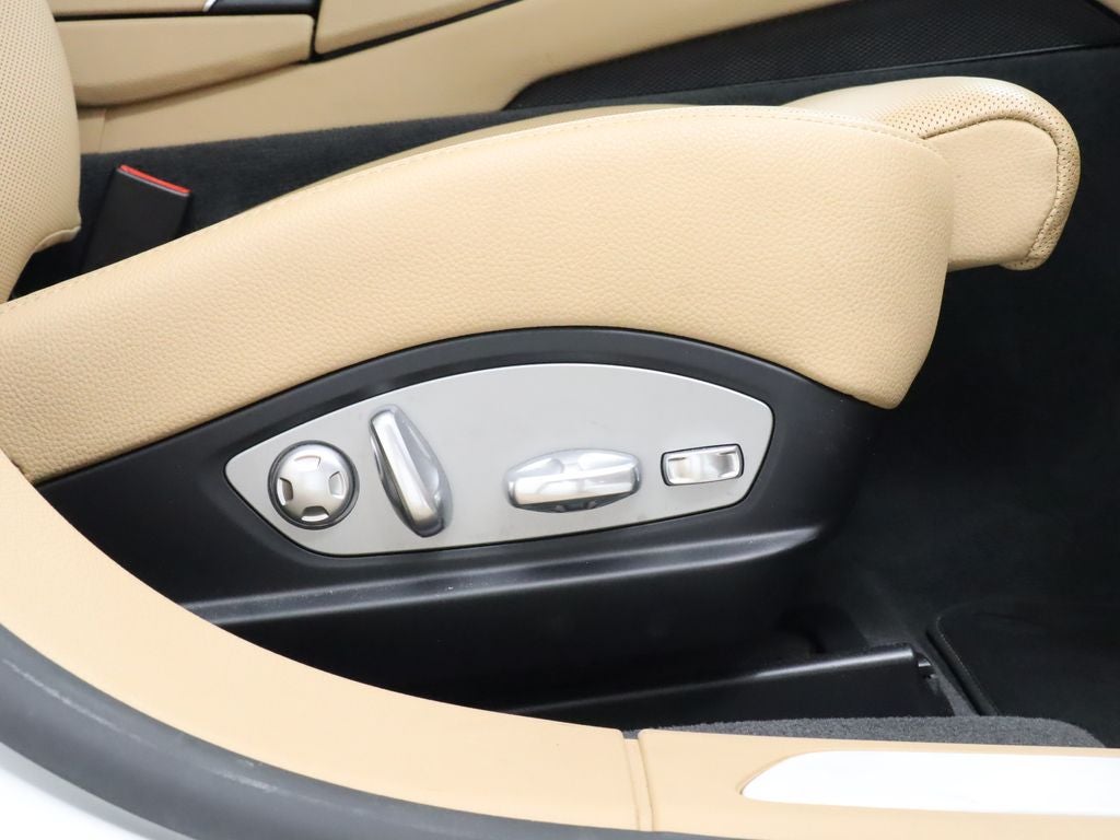 2016 Porsche Panamera 4 Navigation