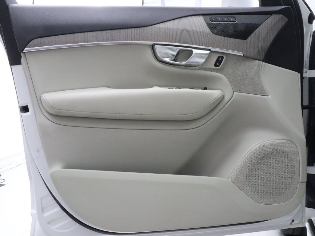 2023 Volvo XC90 B6 Plus 7-Seater AWD Navigation