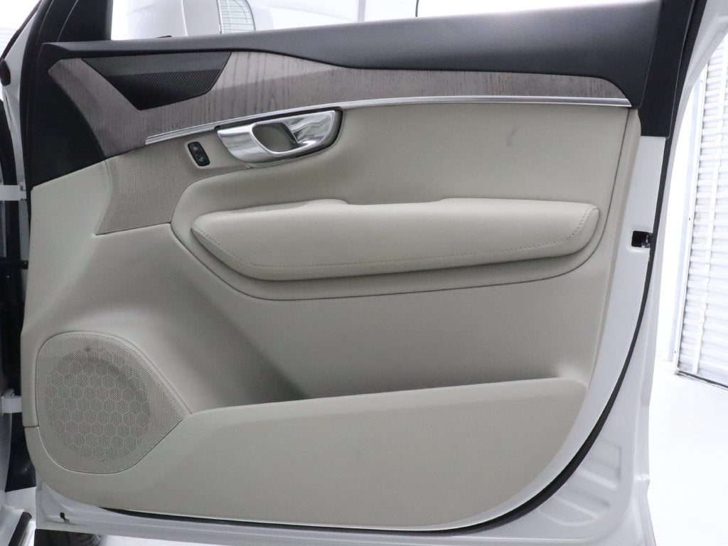 2023 Volvo XC90 B6 Plus 7-Seater AWD Navigation