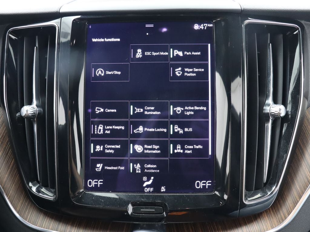 2021 Volvo XC60 T5 Momentum Navigation