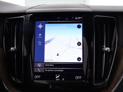 2021 Volvo XC60 T5 Momentum Navigation