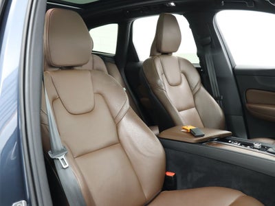 2021 Volvo XC60 T5 Momentum Navigation