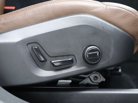 2021 Volvo XC60 T5 Momentum Navigation