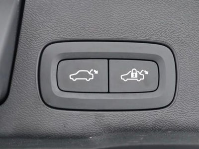 2021 Volvo XC60 T5 Momentum Navigation