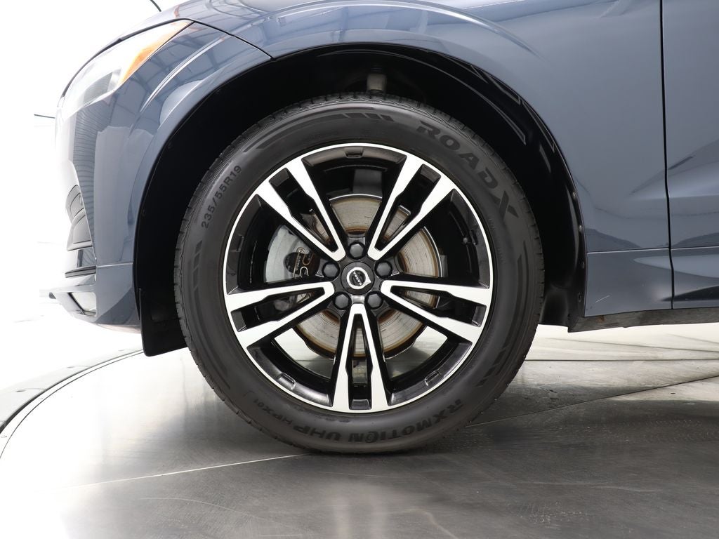 2021 Volvo XC60 T5 Momentum Navigation
