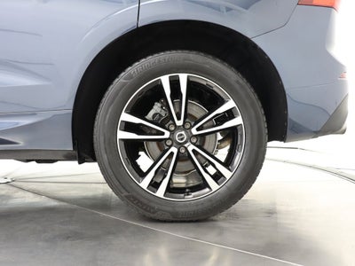 2021 Volvo XC60 T5 Momentum Navigation
