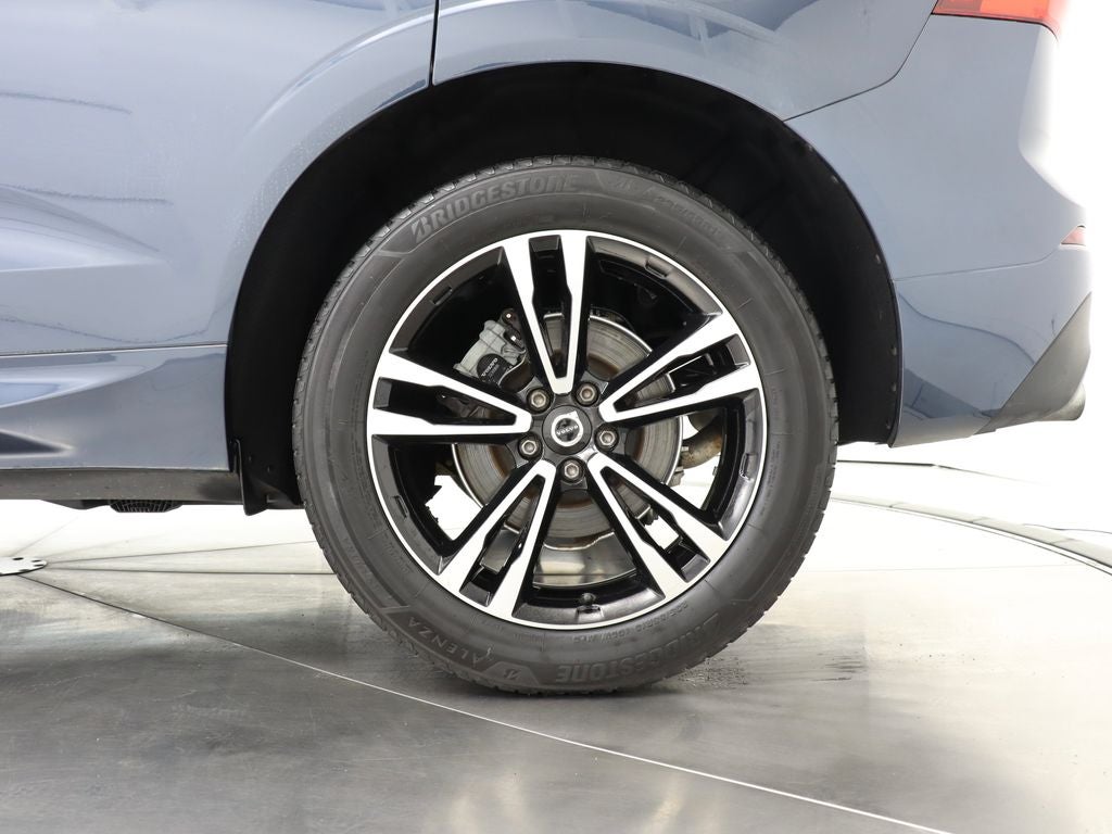 2021 Volvo XC60 T5 Momentum Navigation