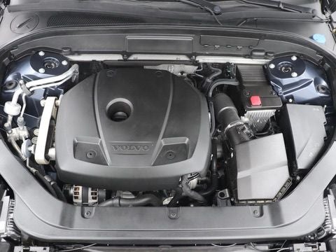 2021 Volvo XC60 T5 Momentum Navigation