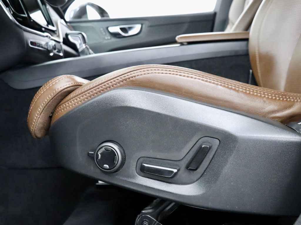 2021 Volvo XC60 T5 Inscription AWD Navigation