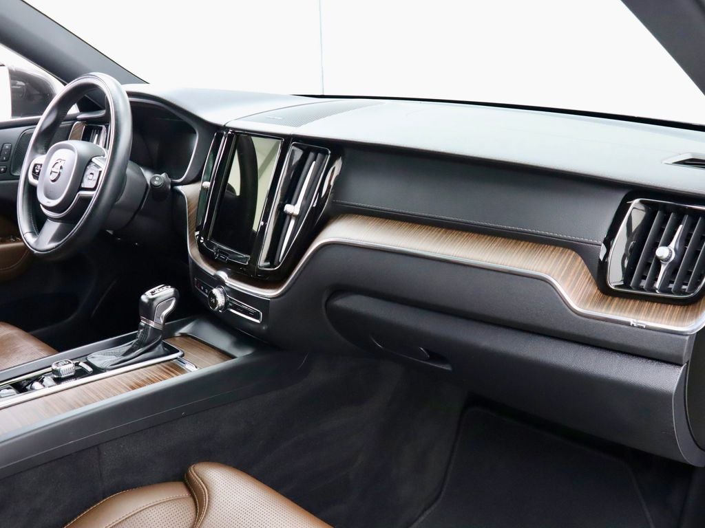2021 Volvo XC60 T5 Inscription AWD Navigation