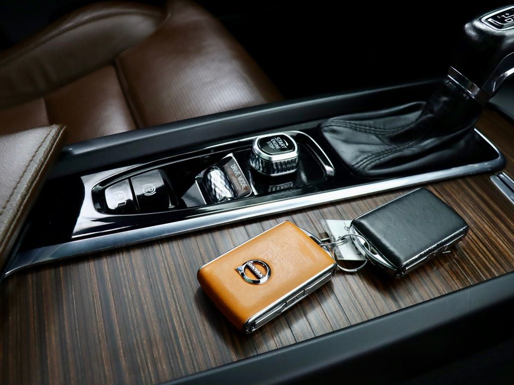 2021 Volvo XC60 T5 Inscription AWD Navigation