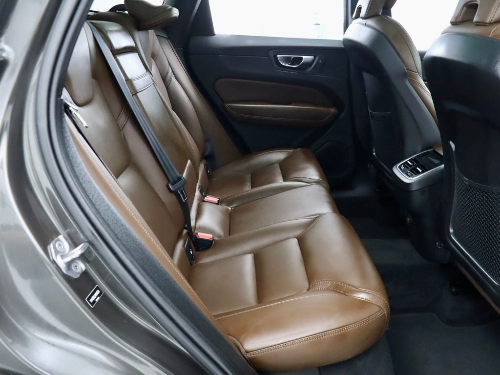 2021 Volvo XC60 T5 Inscription AWD Navigation