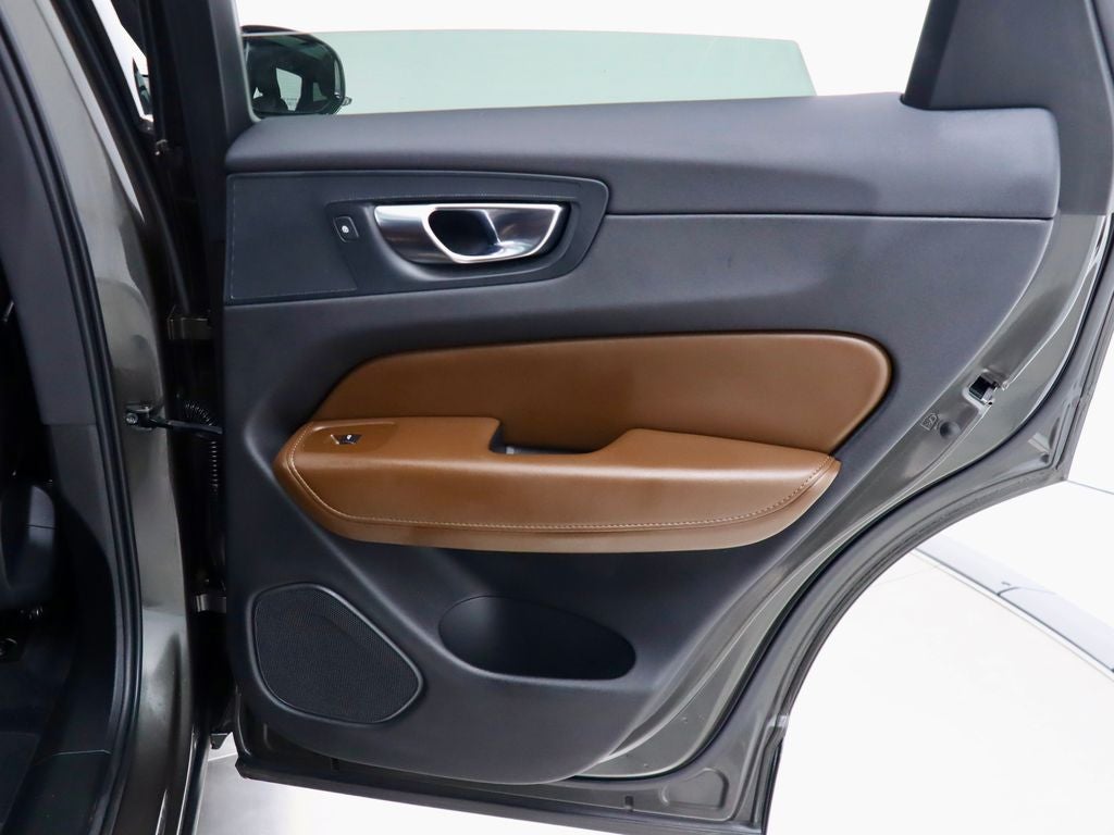 2021 Volvo XC60 T5 Inscription AWD Navigation