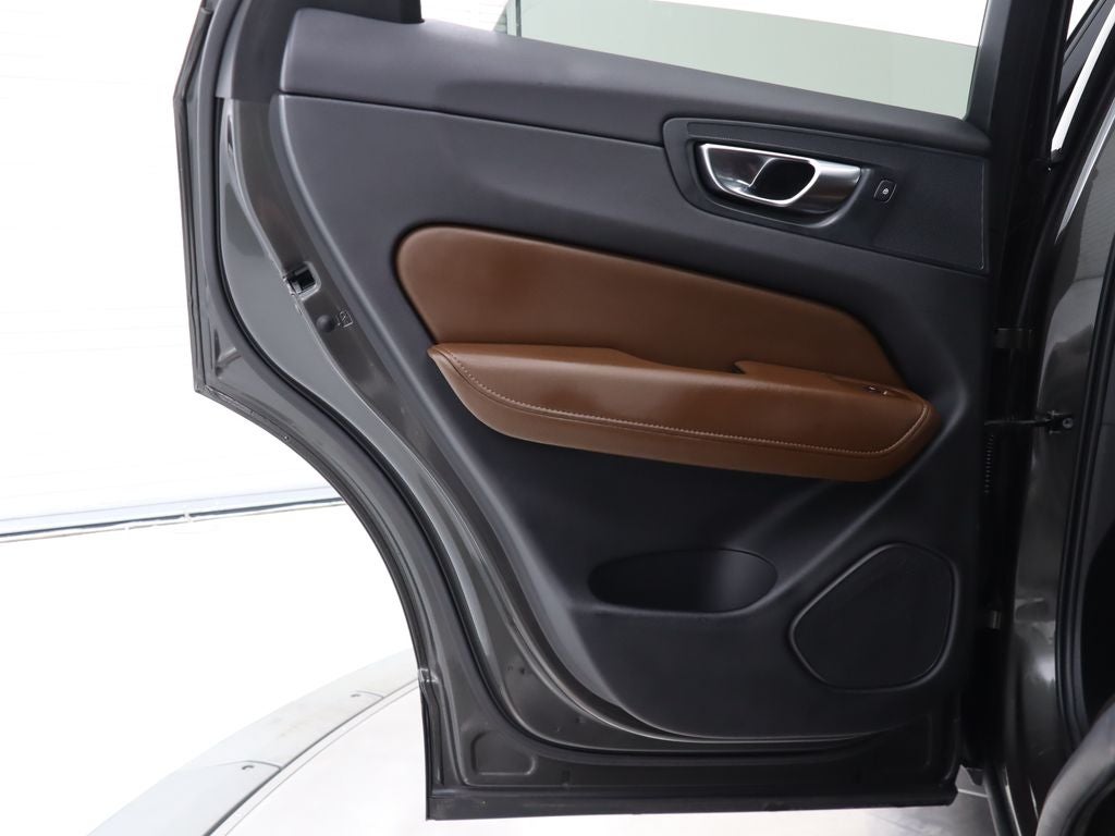 2021 Volvo XC60 T5 Inscription AWD Navigation