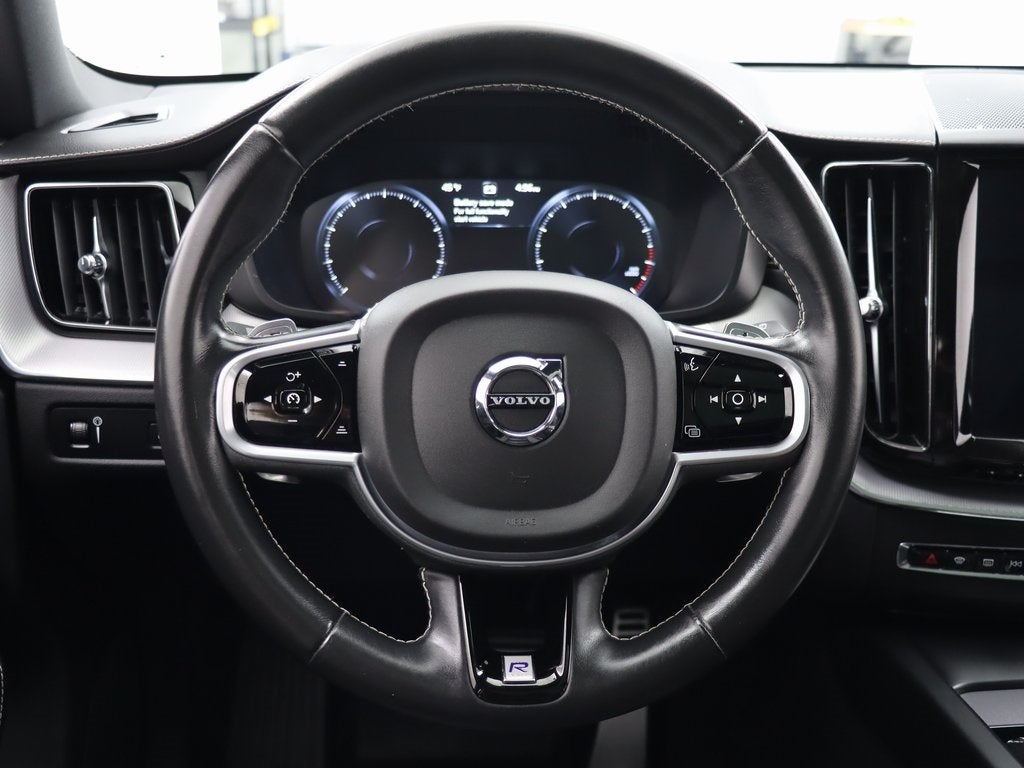 2020 Volvo XC60 T5 R-Design AWD Navigation