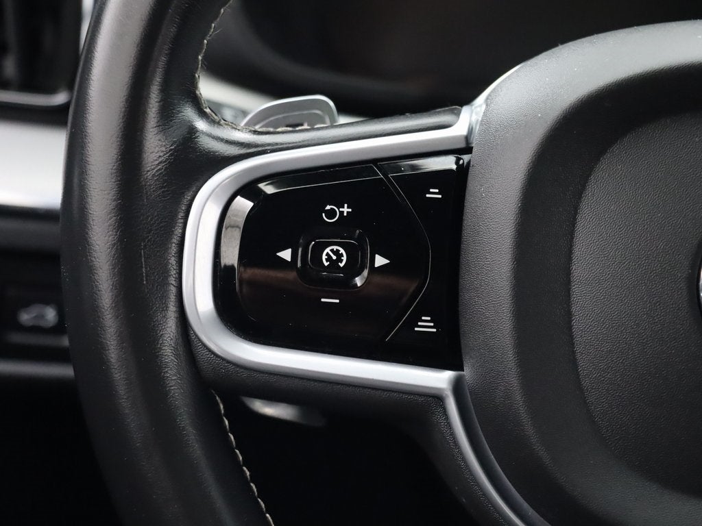 2020 Volvo XC60 T5 R-Design AWD Navigation