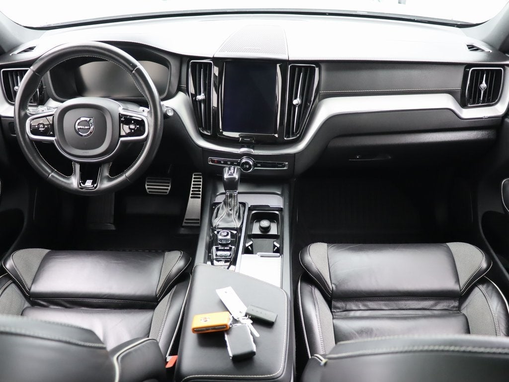 2020 Volvo XC60 T5 R-Design AWD Navigation
