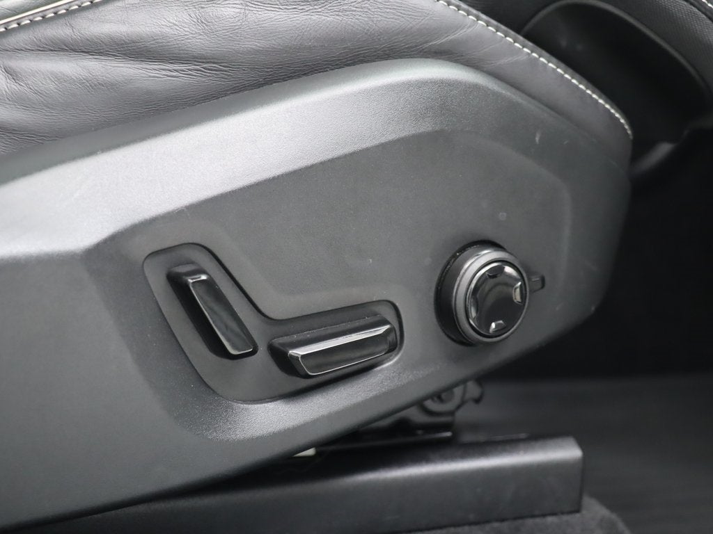 2020 Volvo XC60 T5 R-Design AWD Navigation