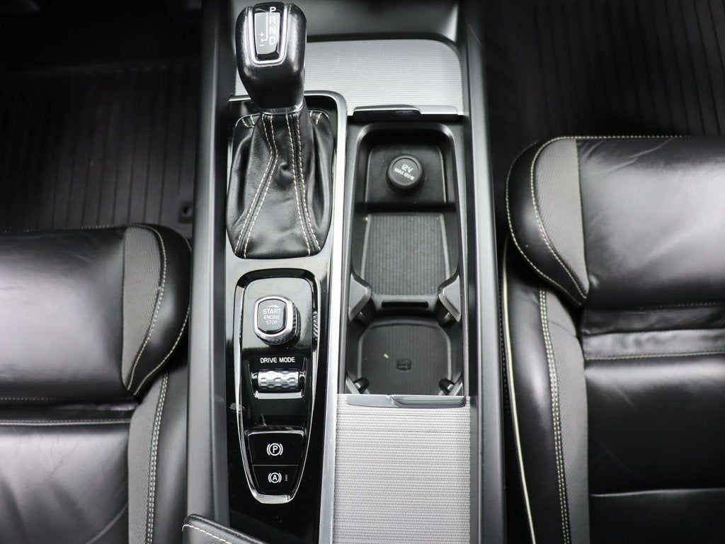 2020 Volvo XC60 T5 R-Design AWD Navigation