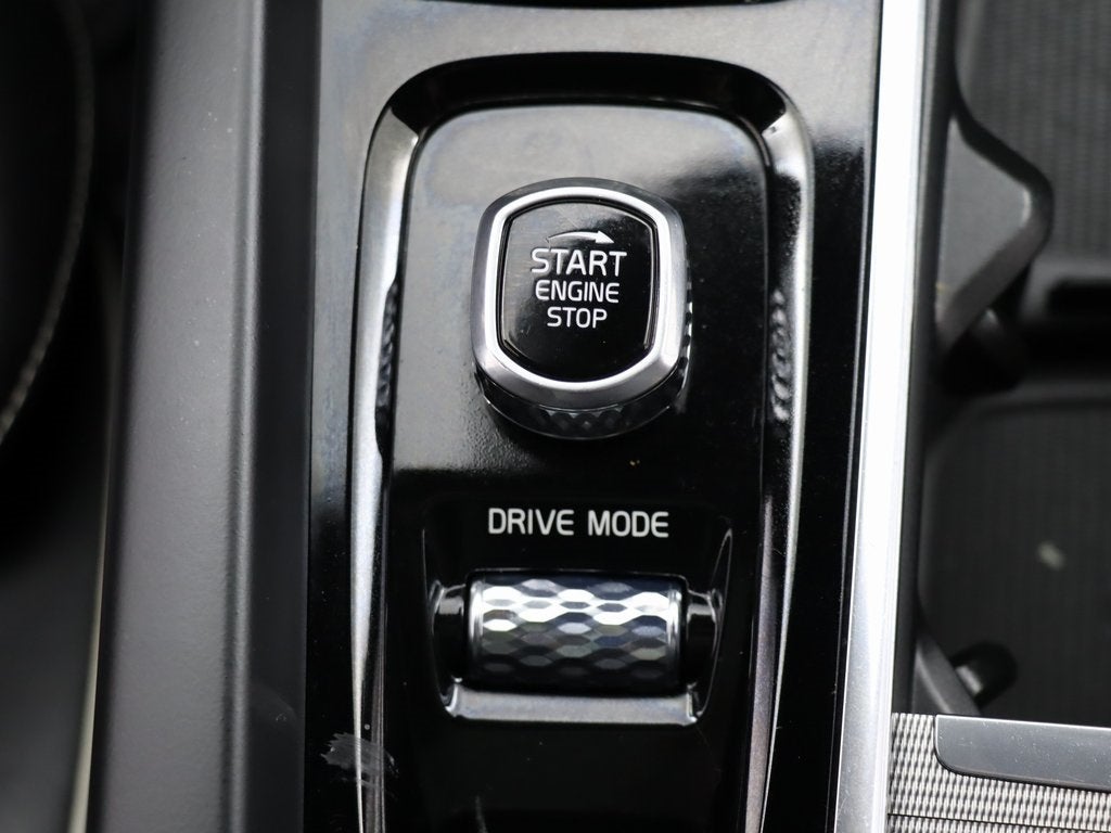 2020 Volvo XC60 T5 R-Design AWD Navigation