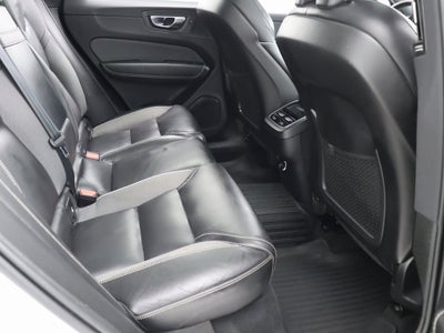 2020 Volvo XC60 T5 R-Design AWD Navigation