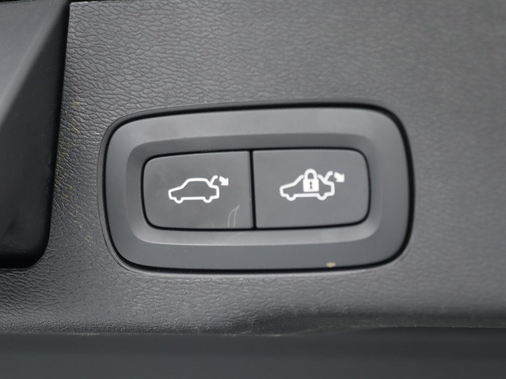 2020 Volvo XC60 T5 R-Design AWD Navigation