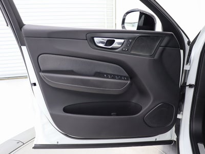 2020 Volvo XC60 T5 R-Design AWD Navigation