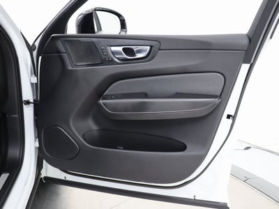 2020 Volvo XC60 T5 R-Design AWD Navigation