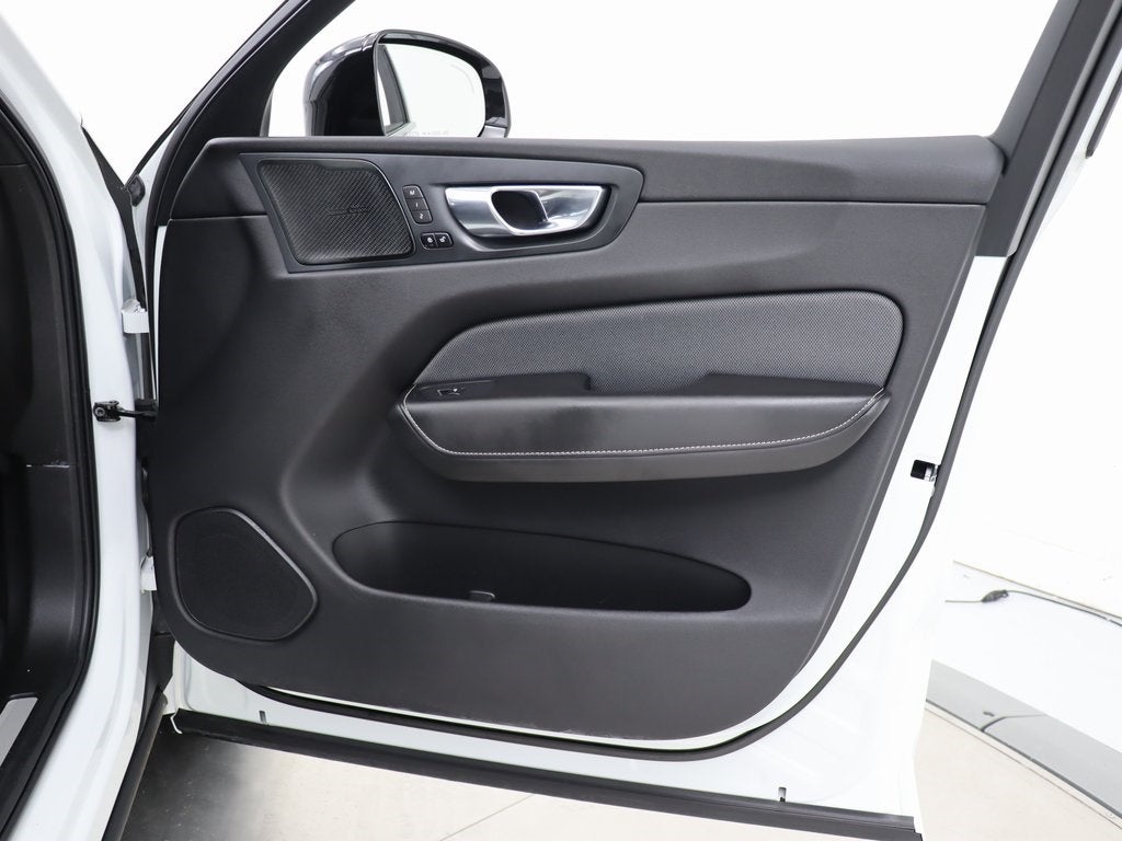 2020 Volvo XC60 T5 R-Design AWD Navigation