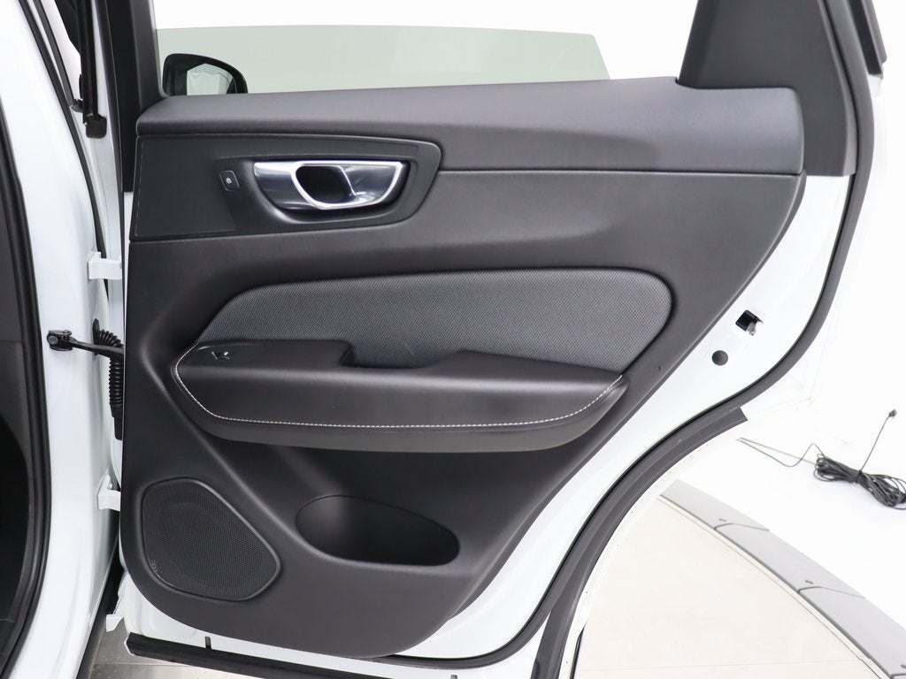 2020 Volvo XC60 T5 R-Design AWD Navigation