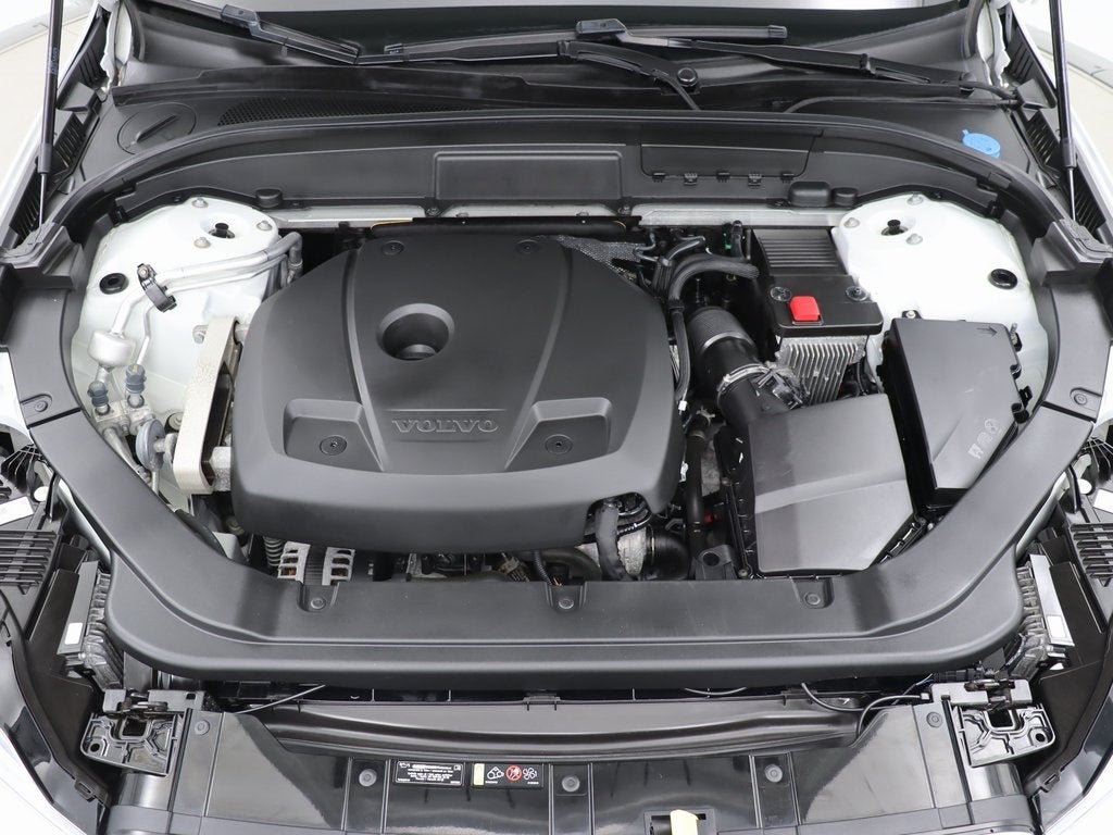 2020 Volvo XC60 T5 R-Design AWD Navigation