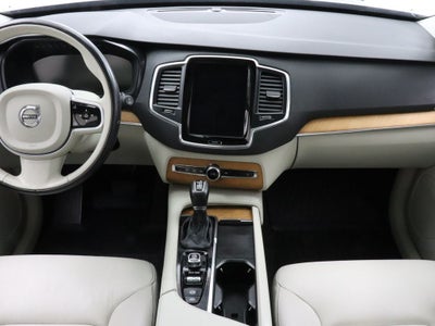 2021 Volvo XC90 T6 Momentum AWD Navigation