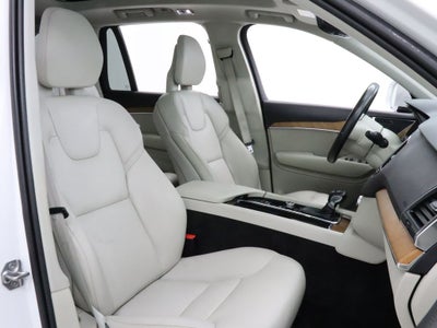 2021 Volvo XC90 T6 Momentum AWD Navigation