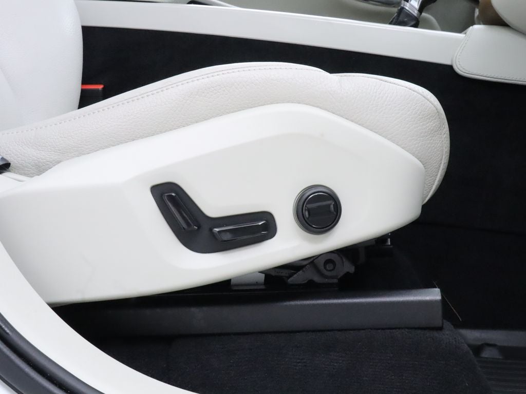 2021 Volvo XC90 T6 Momentum AWD Navigation