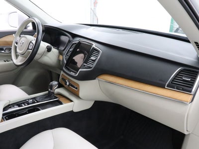 2021 Volvo XC90 T6 Momentum AWD Navigation