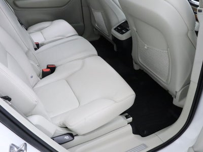 2021 Volvo XC90 T6 Momentum AWD Navigation