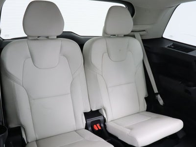 2021 Volvo XC90 T6 Momentum AWD Navigation
